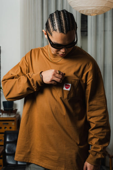 KINGS® THE CREST POCKET L/S TEE HARRINGTON BROWN