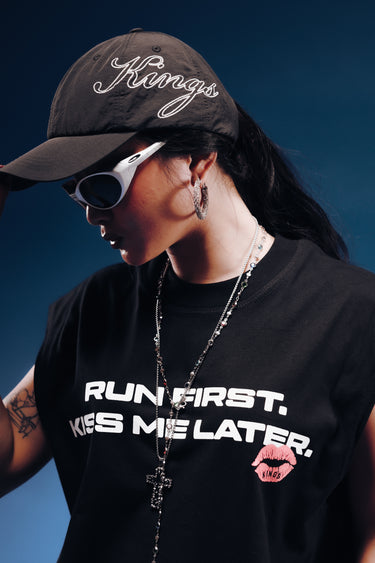 KINGS™ RUN FIRST. KISS ME LATER. CROPPED MUSCLE TEE