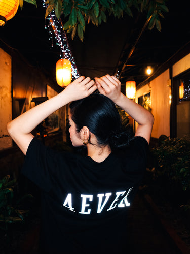 UNI REFLECTIVE LOGO TEE